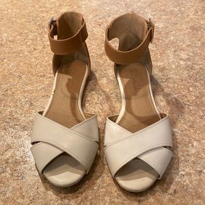 Splendid White Tan Sandals 11